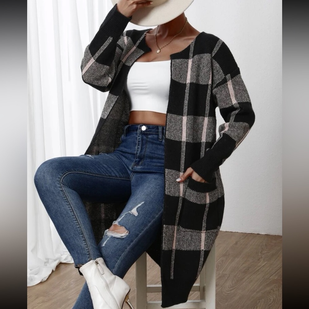 Oversized Loose Relaxed Fit Cozy Plaid Pattern Pocket Cardigan Sweater